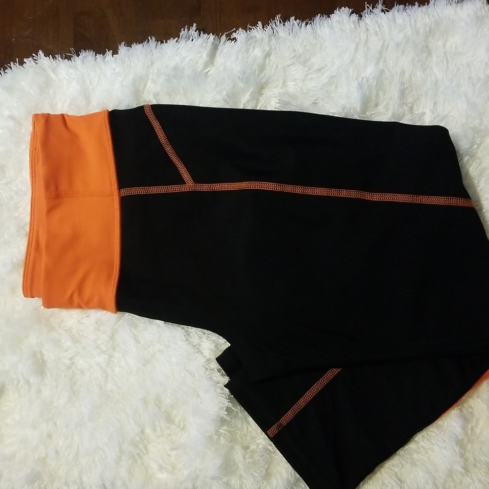 Athletic Capris Xersion yoga pants Sz M